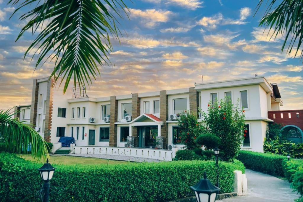 5 Senses Corbett Richness Luxuries Resort ! Destination Wedding & Corporate Events Rāmnagar Extérieur photo